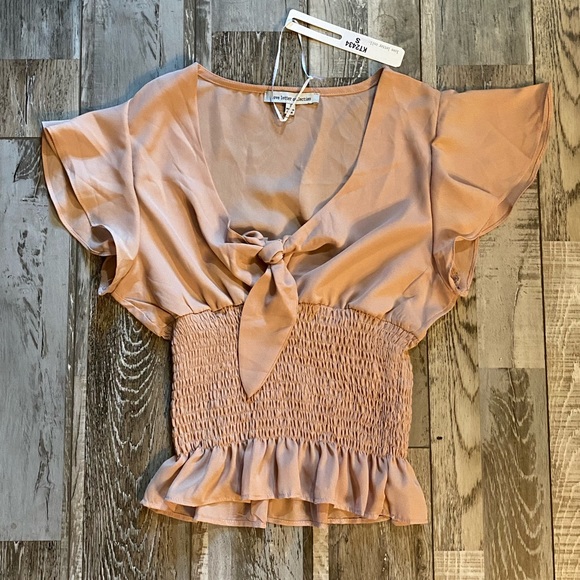 Tops - 💕Nude Rouched Top💕